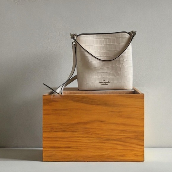 Kate Spade Darcy Bucket Bag Parment Croc Bucket Crossbody Bag NWOT MSRP: $329.00 - Picture 8 of 16